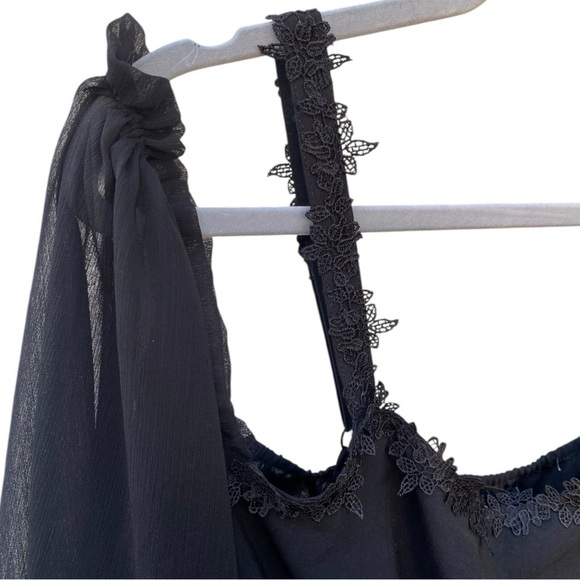 Bloomchic Curve Cold shoulder Sheer Dress I Size: 18-20 US - Picture 3 of 13